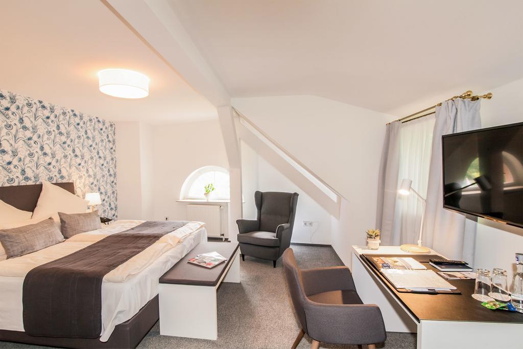 Hofgut Dippelshof Hotel- Und Restaurant Kg Mühltal エクステリア 写真