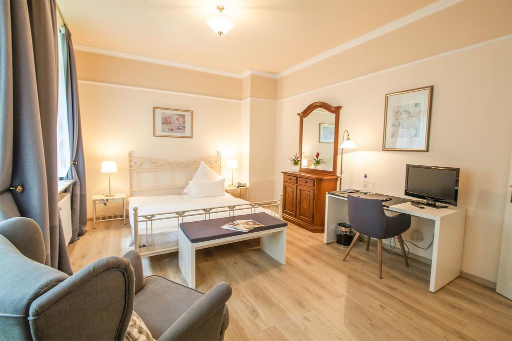 Hofgut Dippelshof Hotel- Und Restaurant Kg Mühltal エクステリア 写真
